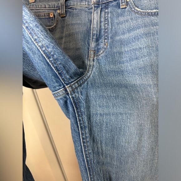 J. Crew High Rise 90s Classic Straight Distressed Blue Jeans in Rouses Wash 27 - Picture 5 of 16
